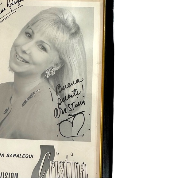 Vtg Cristina Saralegui Univision Professionally Framed Autographed Photo 5”x7” - Picture 6 of 10